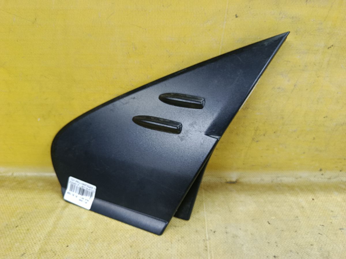 Накладка на крыло 60118-47020 на Toyota Prius ZVW51 Фото 1