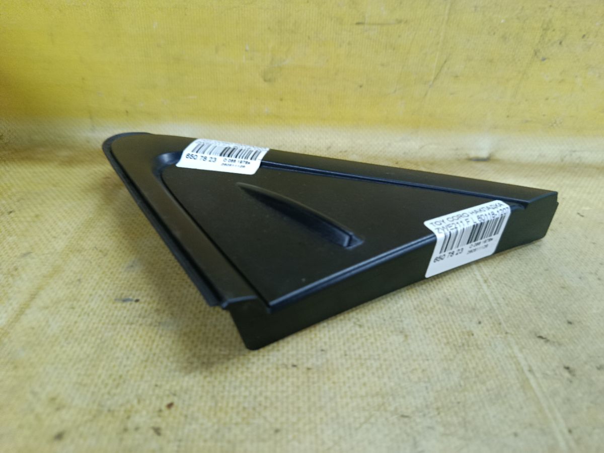 Накладка на крыло 60118-12070 на Toyota Corolla ZWE211 Фото 2