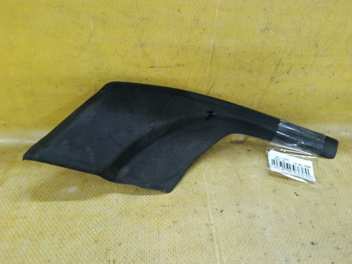 Решетка под лобовое стекло 53866-52100 на Toyota Aqua NHP10 Фото 1