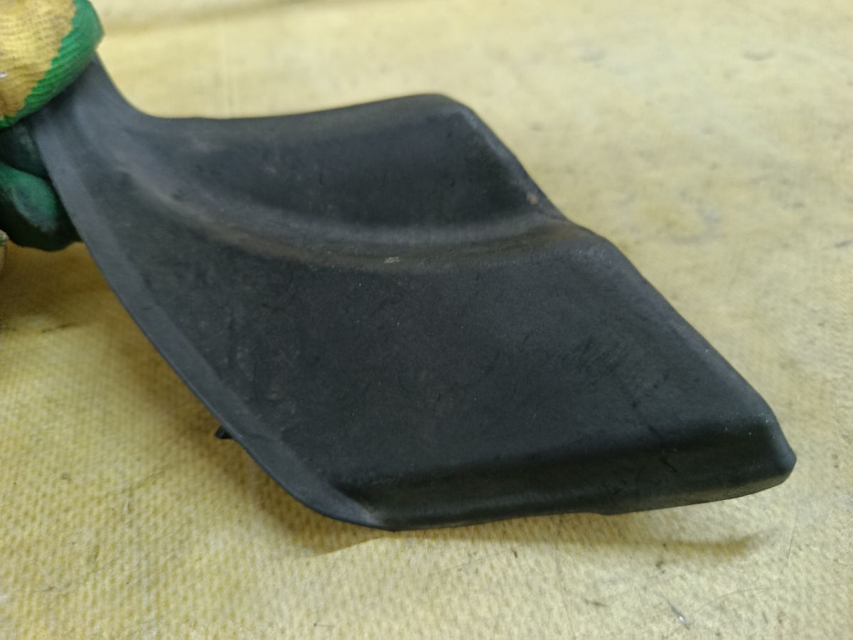 Решетка под лобовое стекло 53866-52100 на Toyota Aqua NHP10 Фото 2