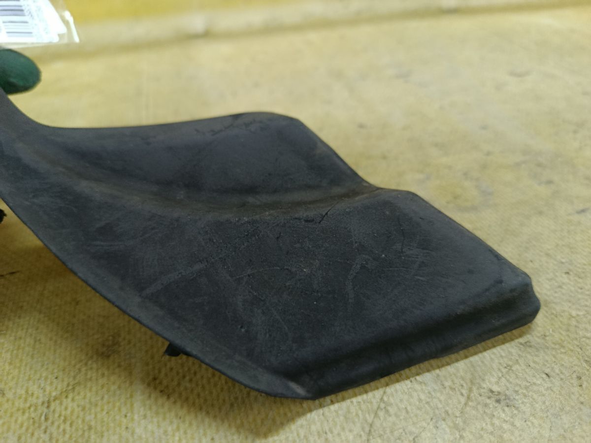 Решетка под лобовое стекло 53866-52100 на Toyota Aqua NHP10 Фото 2