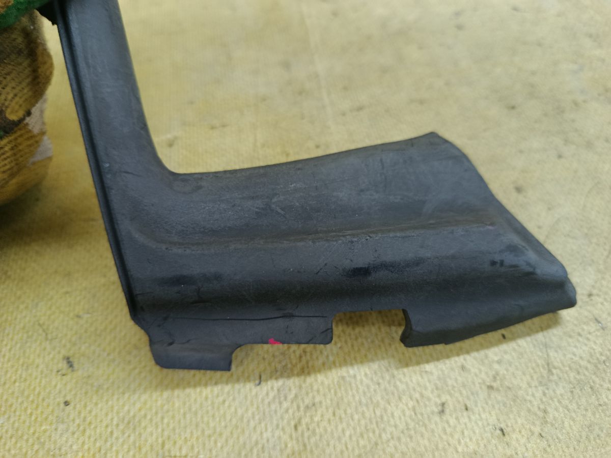 Решетка под лобовое стекло 53866-52090 на Toyota Vitz NSP130 Фото 2