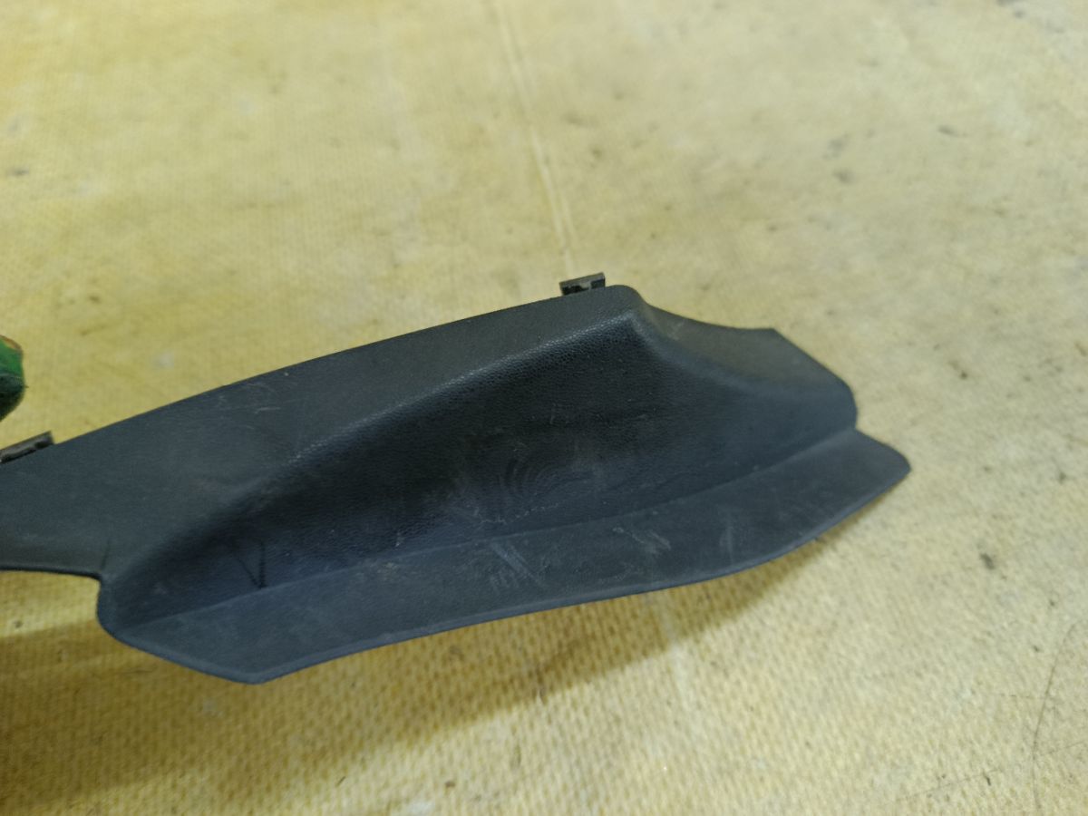 Решетка под лобовое стекло D09L51PC1 на Mazda Demio DJ5FS Фото 3