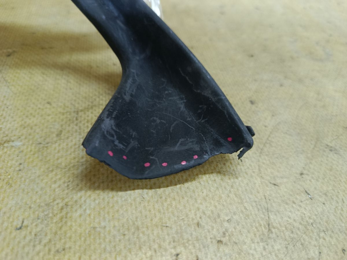 Решетка под лобовое стекло 66895-ED03B на Nissan Tiida C11 Фото 3