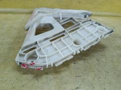 Крепление бампера 52115-28210, 52116-28210 на Toyota Voxy ZRR70G Фото 3