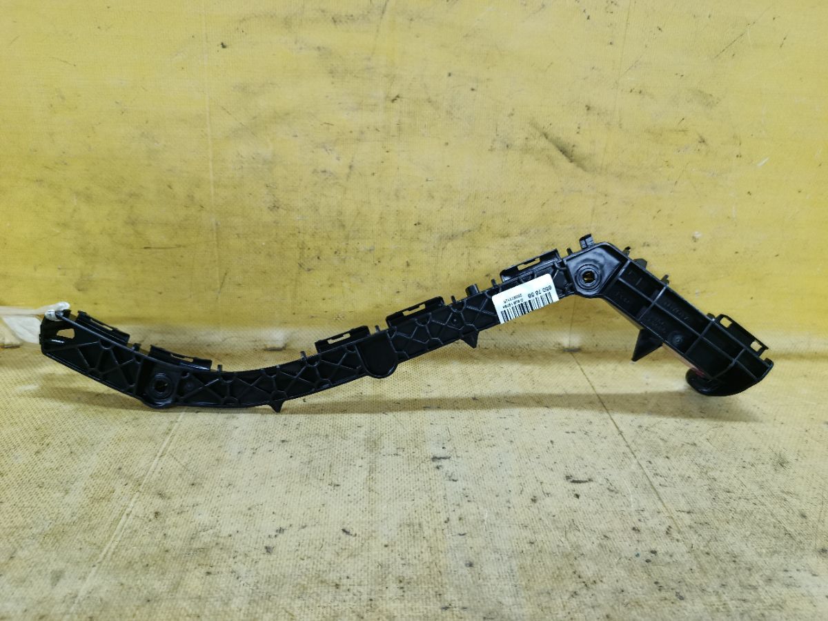 Крепление бампера 52156-60080 на Toyota Land Cruiser Prado TRJ150W Фото 1
