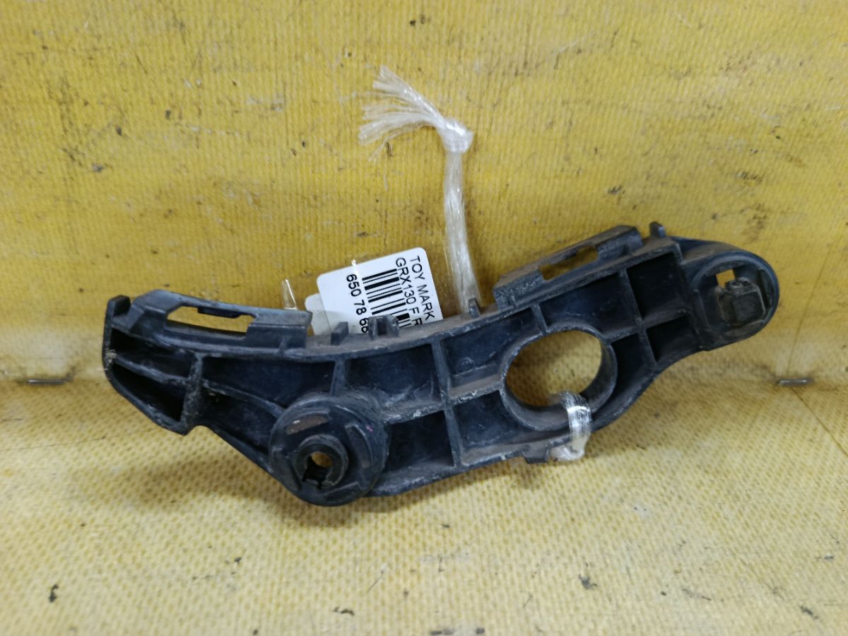 Крепление бампера 52535-22100 на Toyota Mark X GRX130 Фото 2
