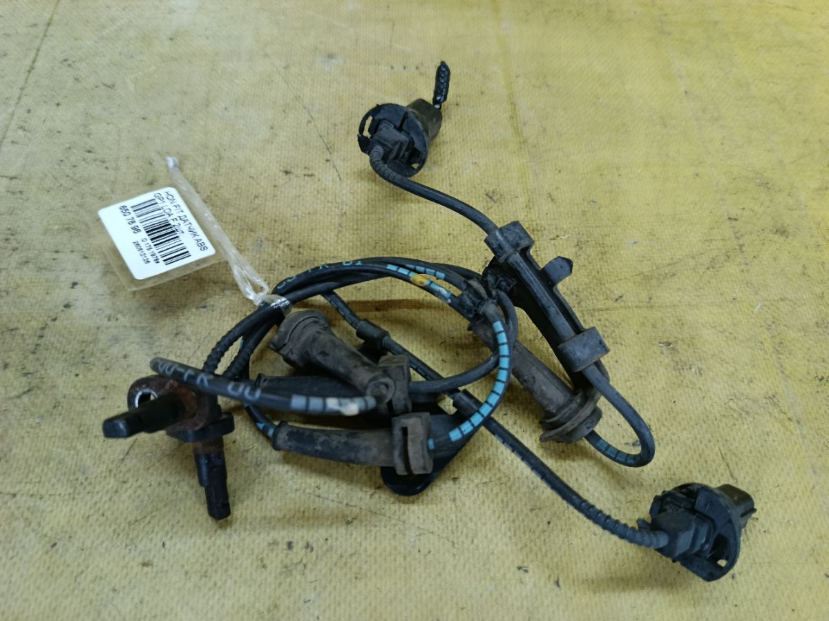 Датчик ABS на Honda Fit Hybrid GP1 LDA Фото 1