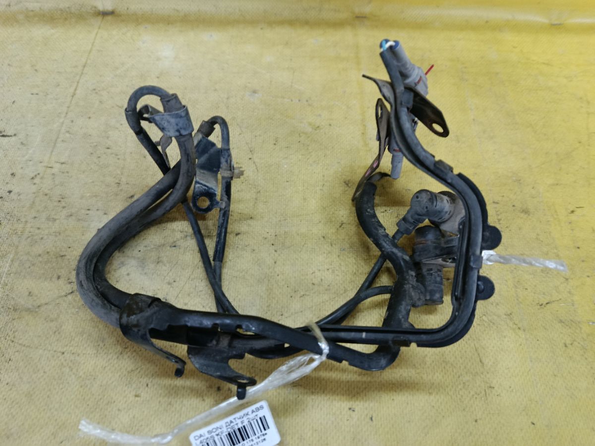 Датчик ABS 89543-B2010, 89542-B2010 на Daihatsu Sonica L405S KF-DET Фото 1