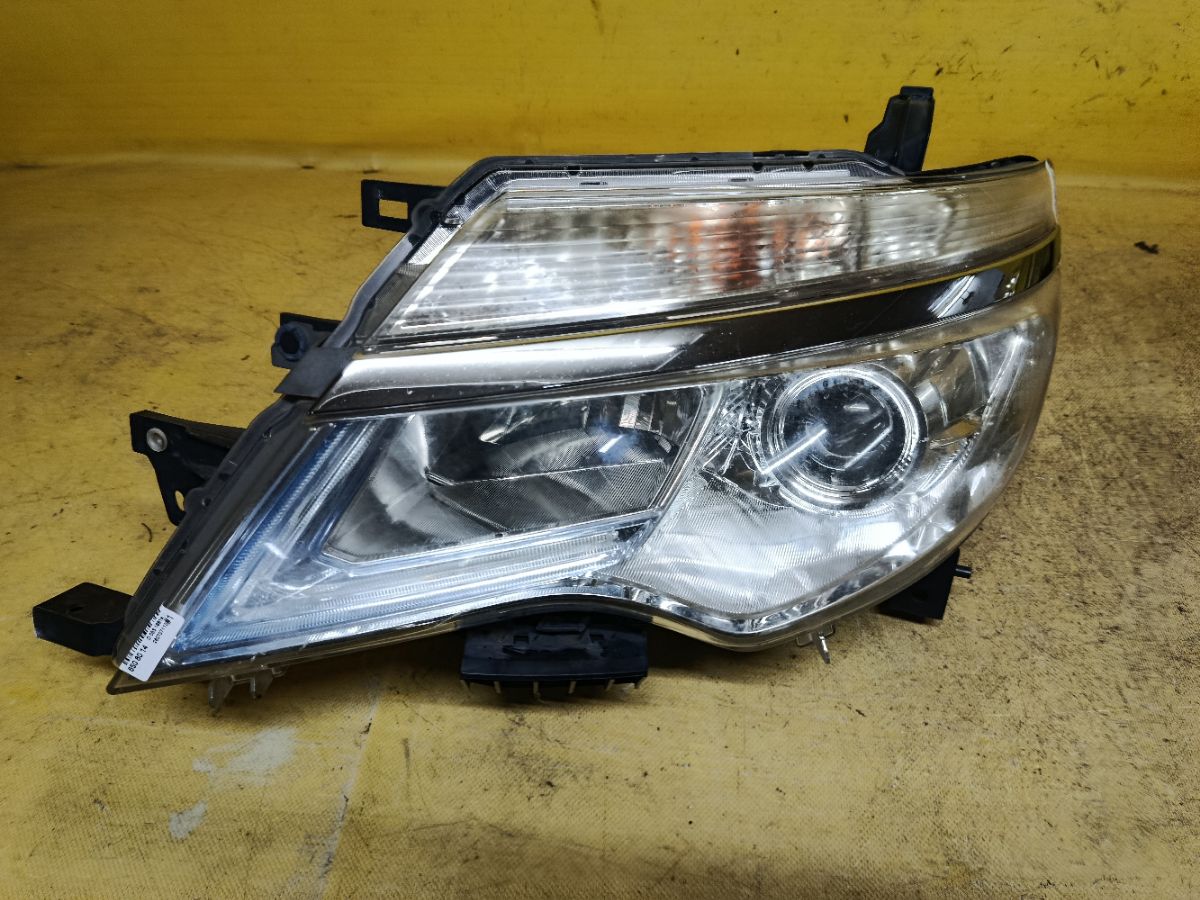 Фара 100-23683 100-23683 на Nissan Serena HFC26 Фото 1