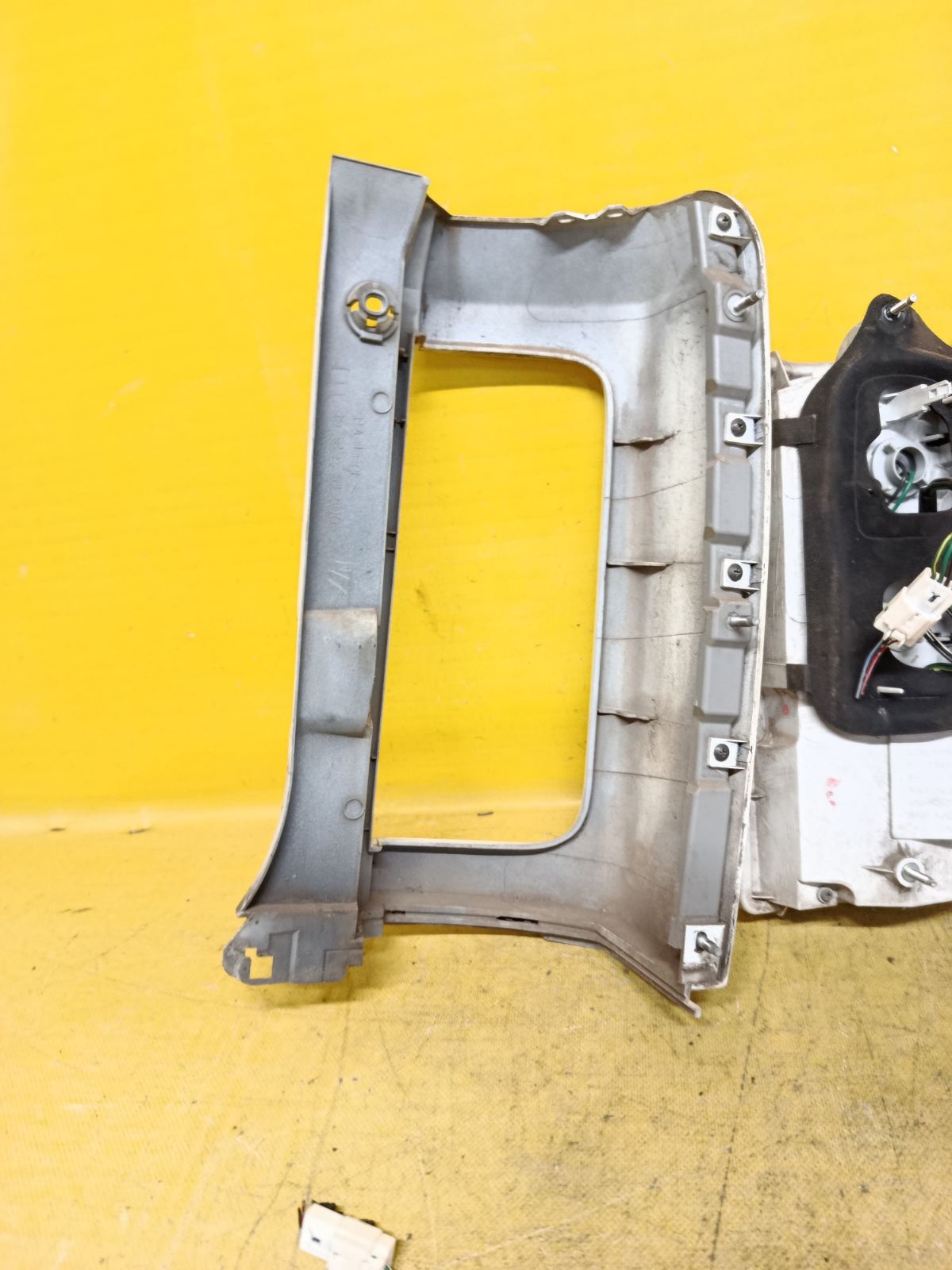 Стоп D005 D005 на Nissan Elgrand ME51 Фото 10