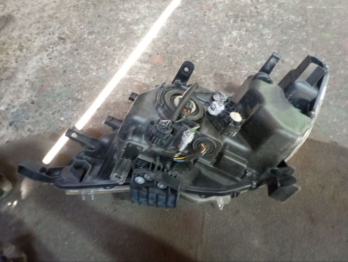 Фара 100-23683 100-23683 на Nissan Serena HFC26 Фото 9