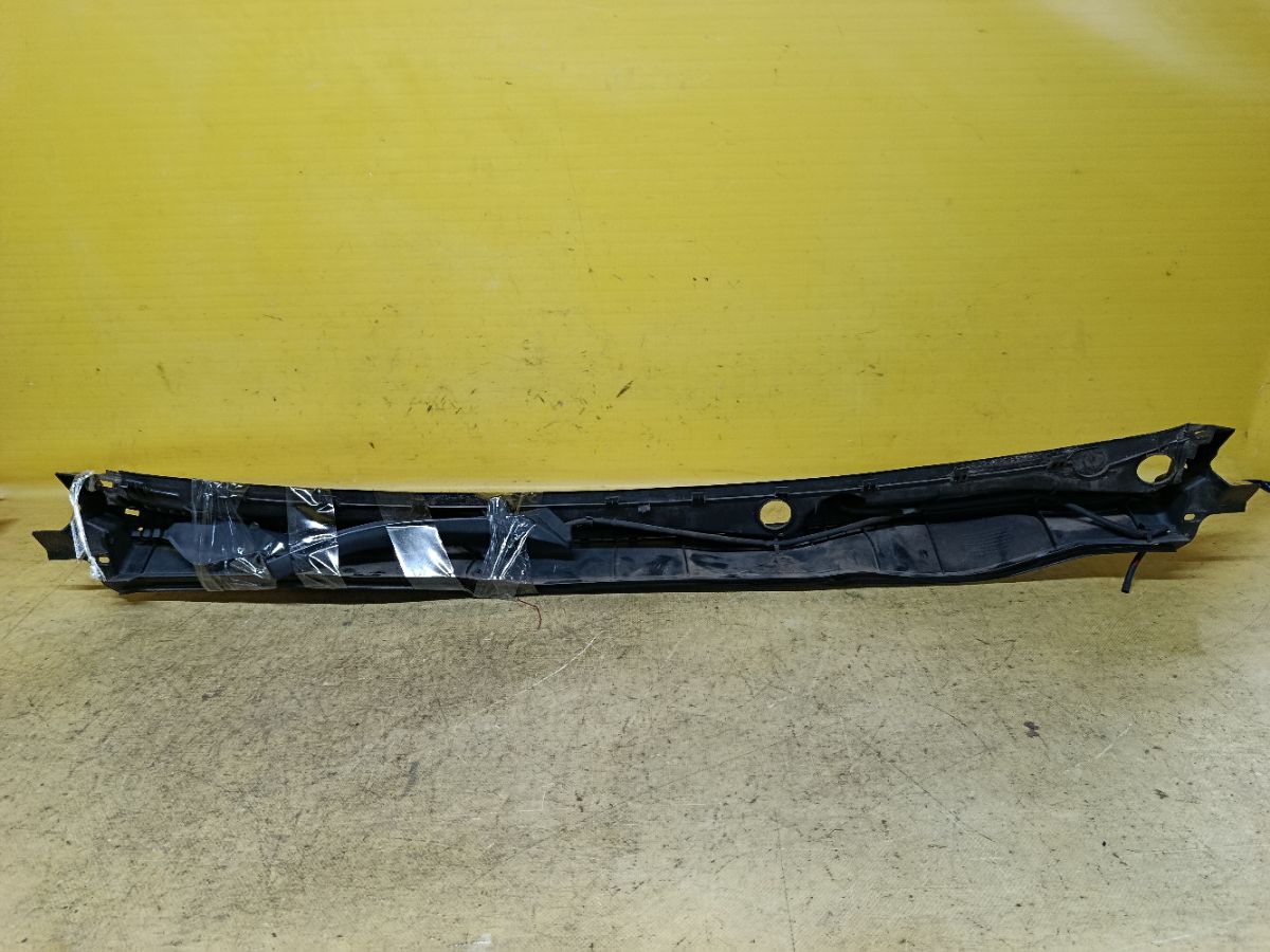 Решетка под лобовое стекло 72331-72M0 на Suzuki Wagon R MH34S Фото 2