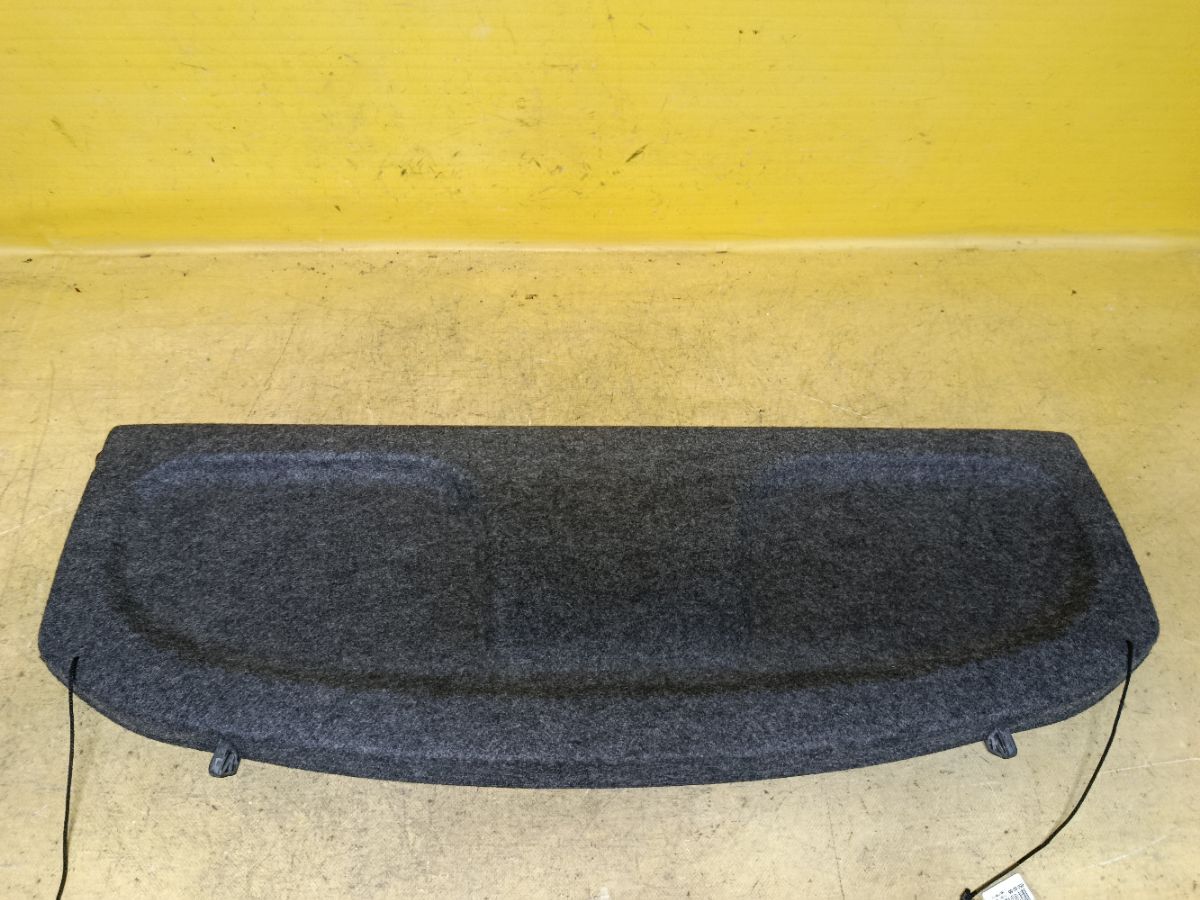 Шторка багажника 64330-52010-C0 на Toyota Vitz NCP10 Фото 1