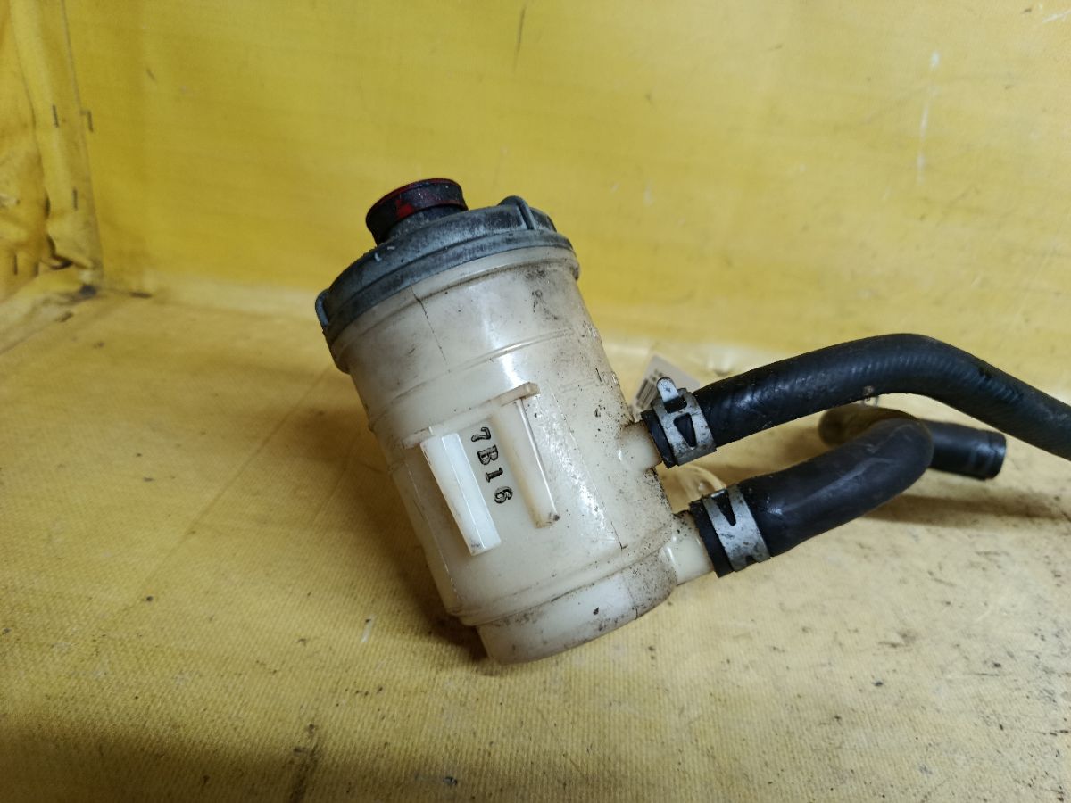 Бачок гидроусилителя 53701-SFE-003 на Honda Elysion RR1 K24A Фото 2