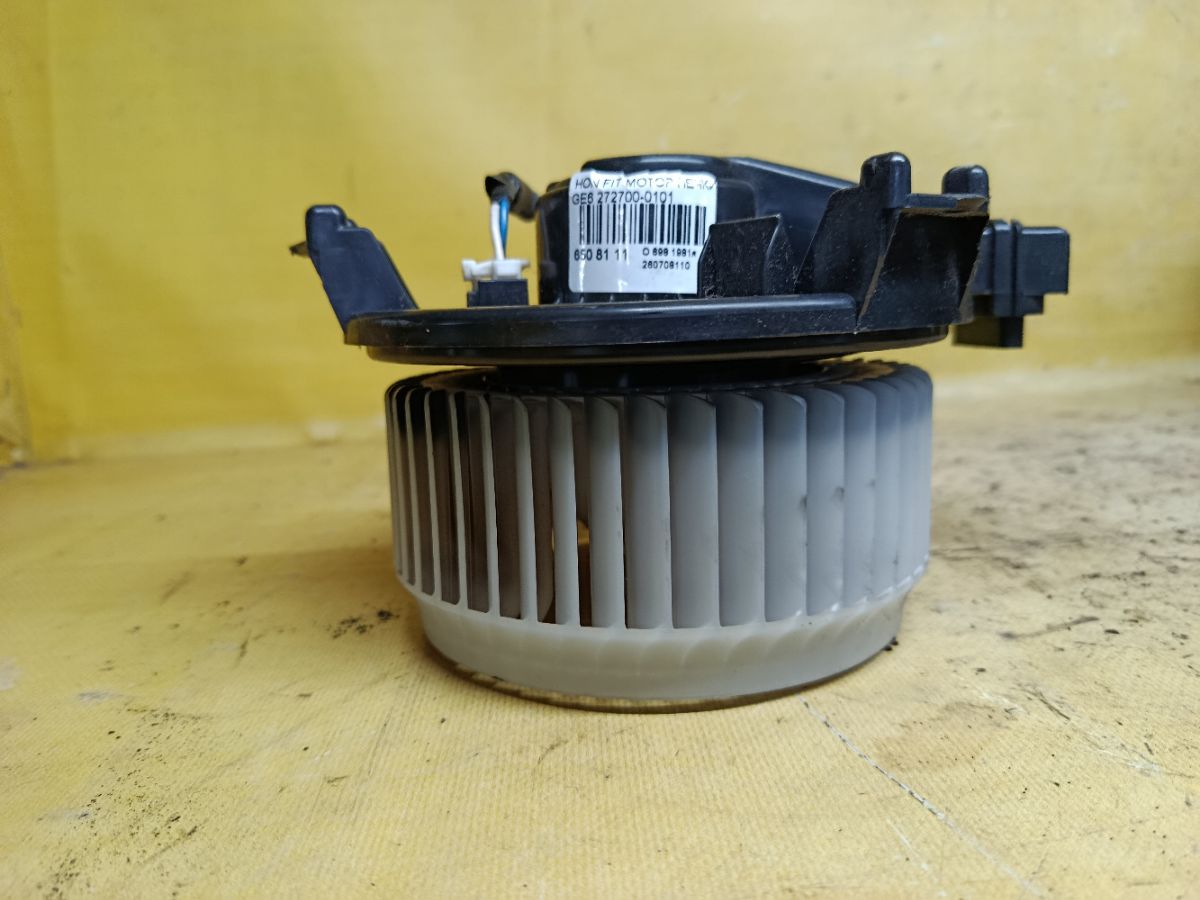 Мотор печки 79310-TF0-003 на Honda Fit GE6 Фото 2