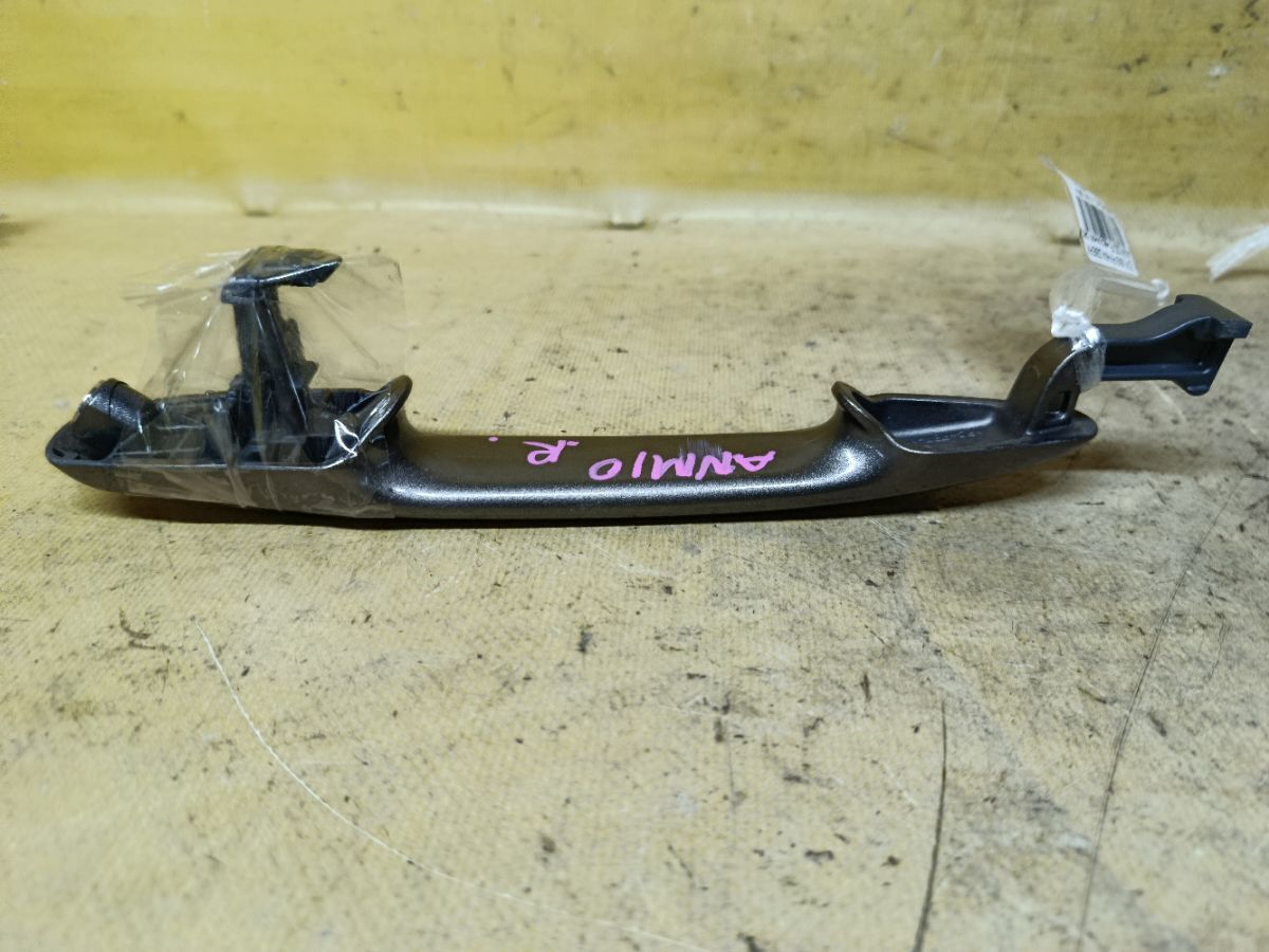 Ручка двери на Toyota Isis ANM10G Фото 2