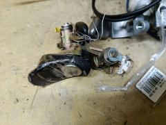 Замок зажигания 69570-12180 на Toyota Vitz SCP10 Фото 2