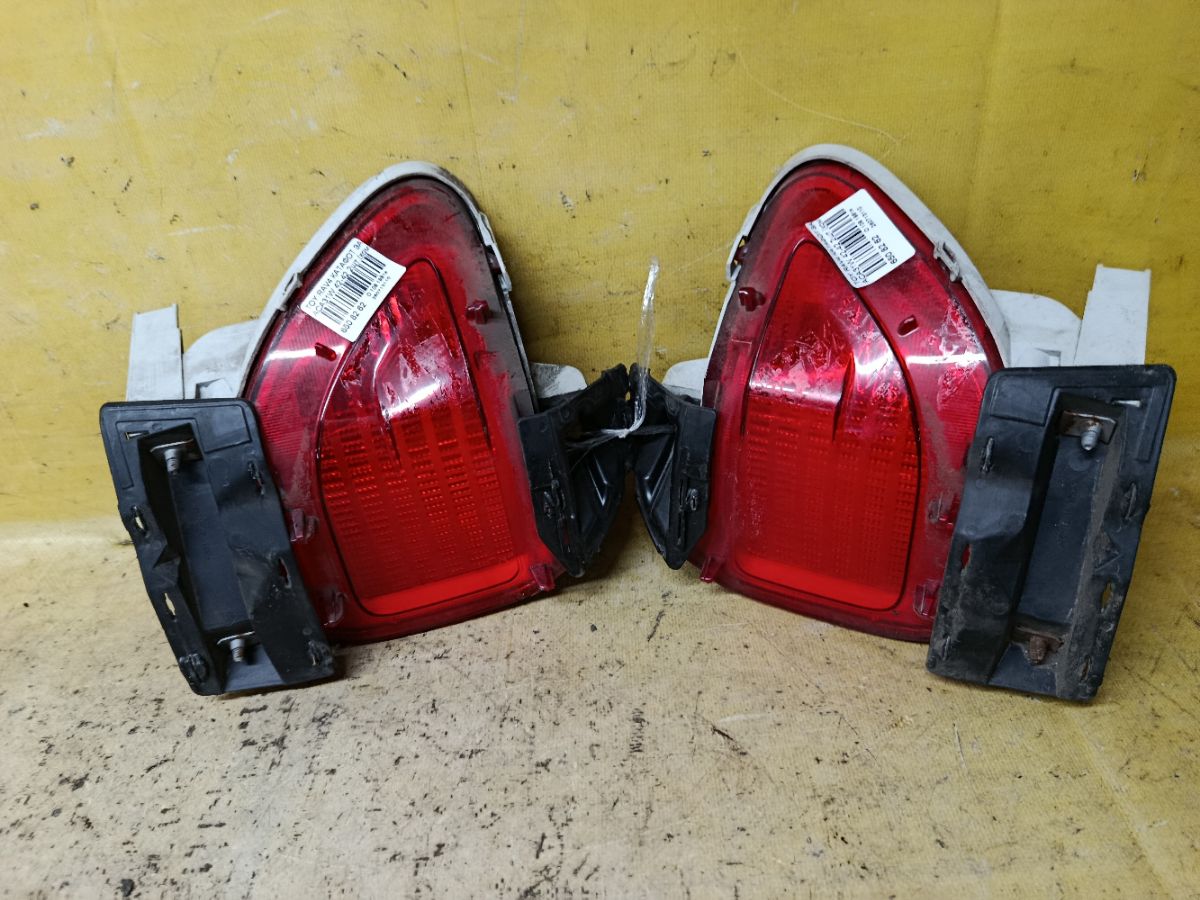 Катафот заднего бампера 42-42 42-42 на Toyota Rav4 ACA31W Фото 1