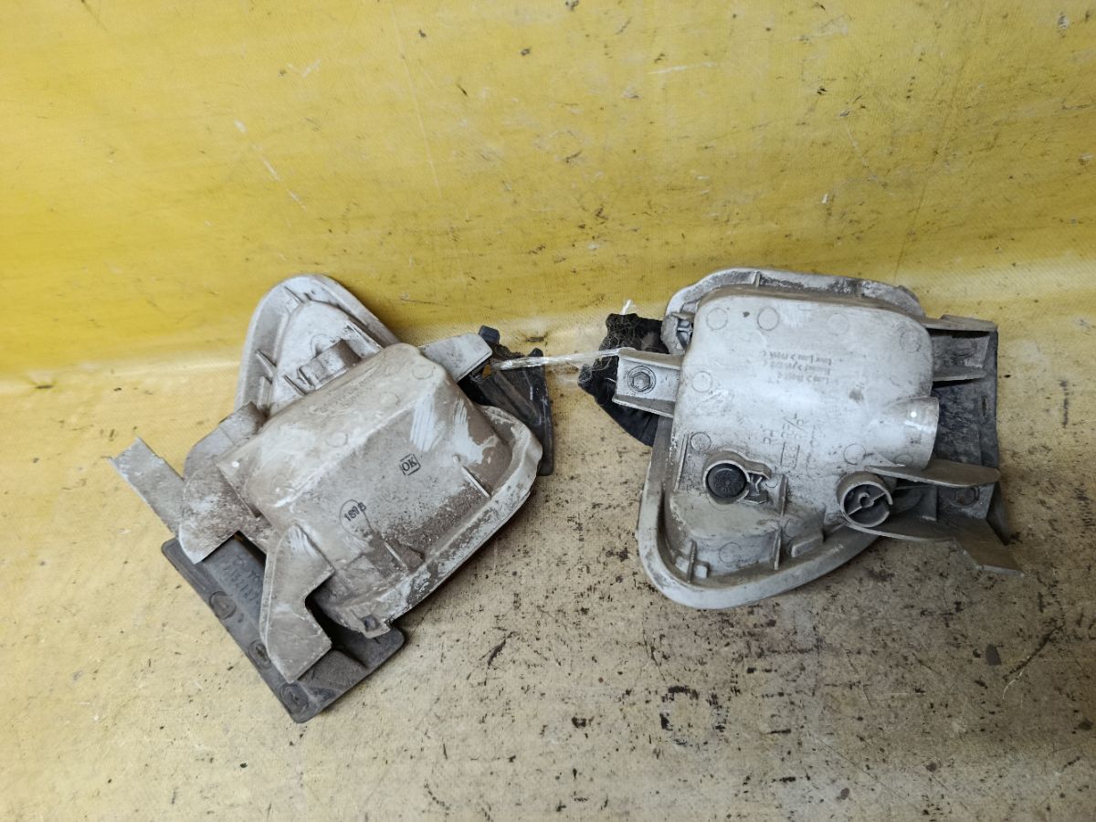 Катафот заднего бампера 42-42 42-42 на Toyota Rav4 ACA31W Фото 2