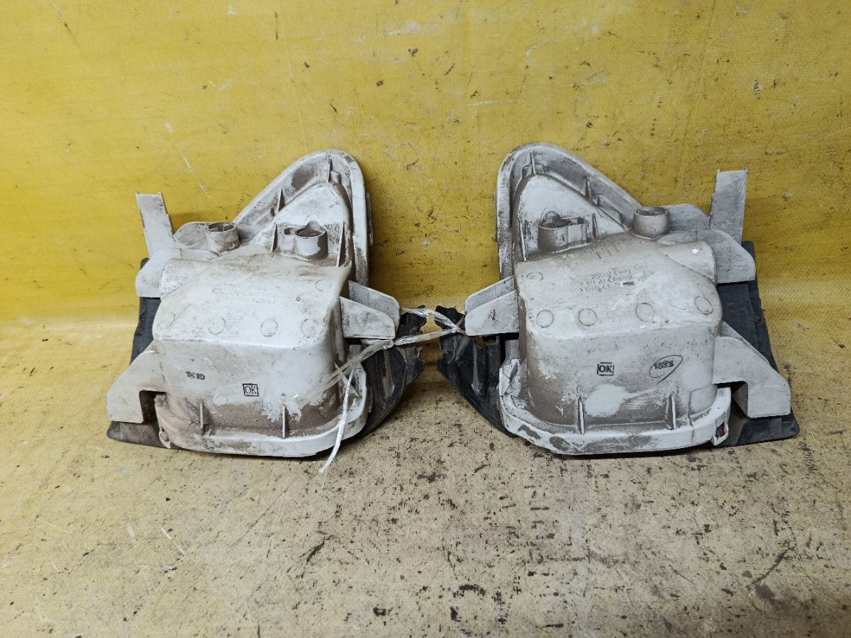 Катафот заднего бампера 42-42 42-42 на Toyota Rav4 ACA31W Фото 2
