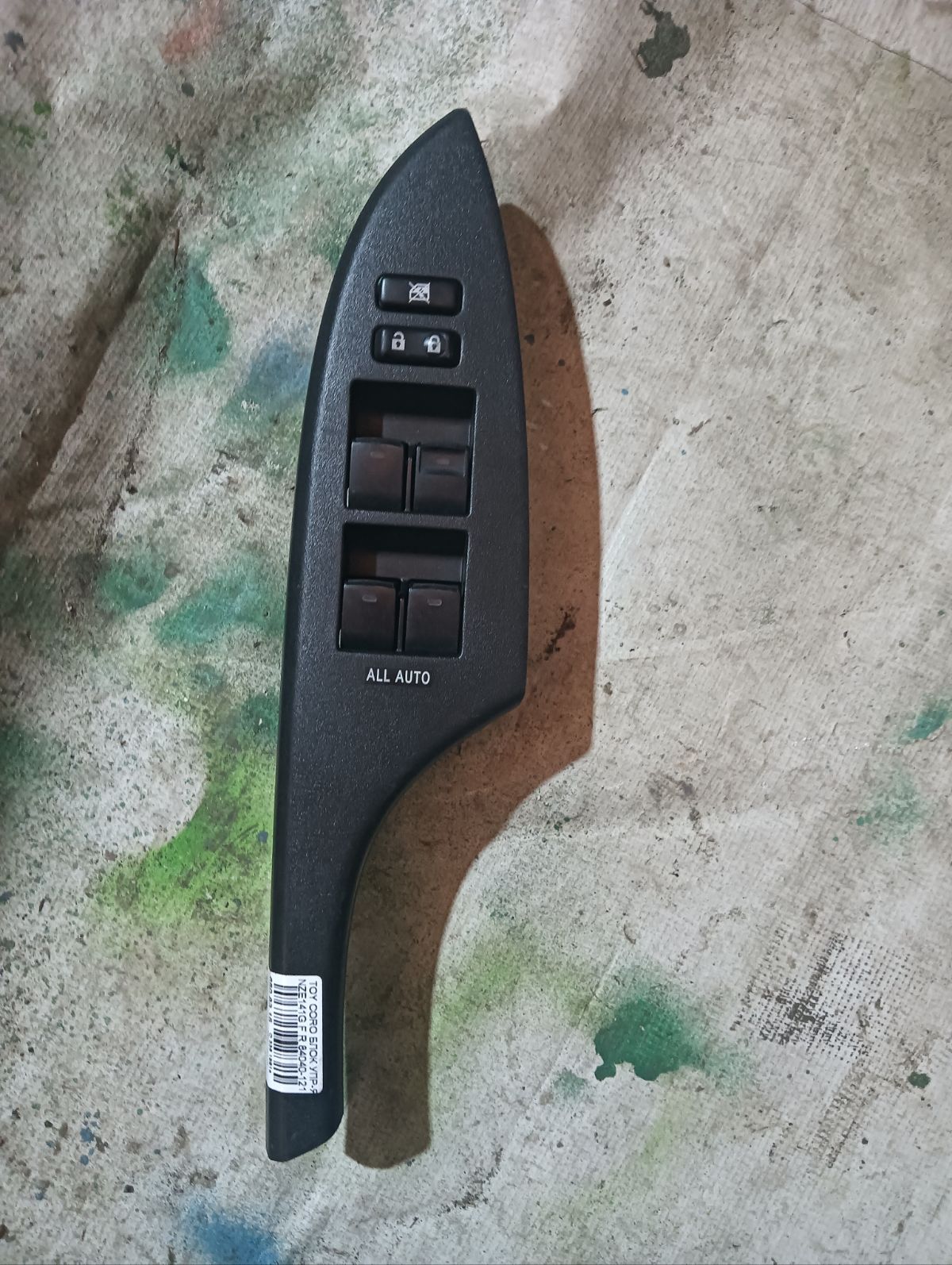 Блок упр-я стеклоподъемниками 84040-12110 на Toyota Corolla Fielder NZE141G Фото 4