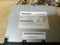 Автомагнитофон PANASONIC CN-RE04WD на Toyota Фото 5