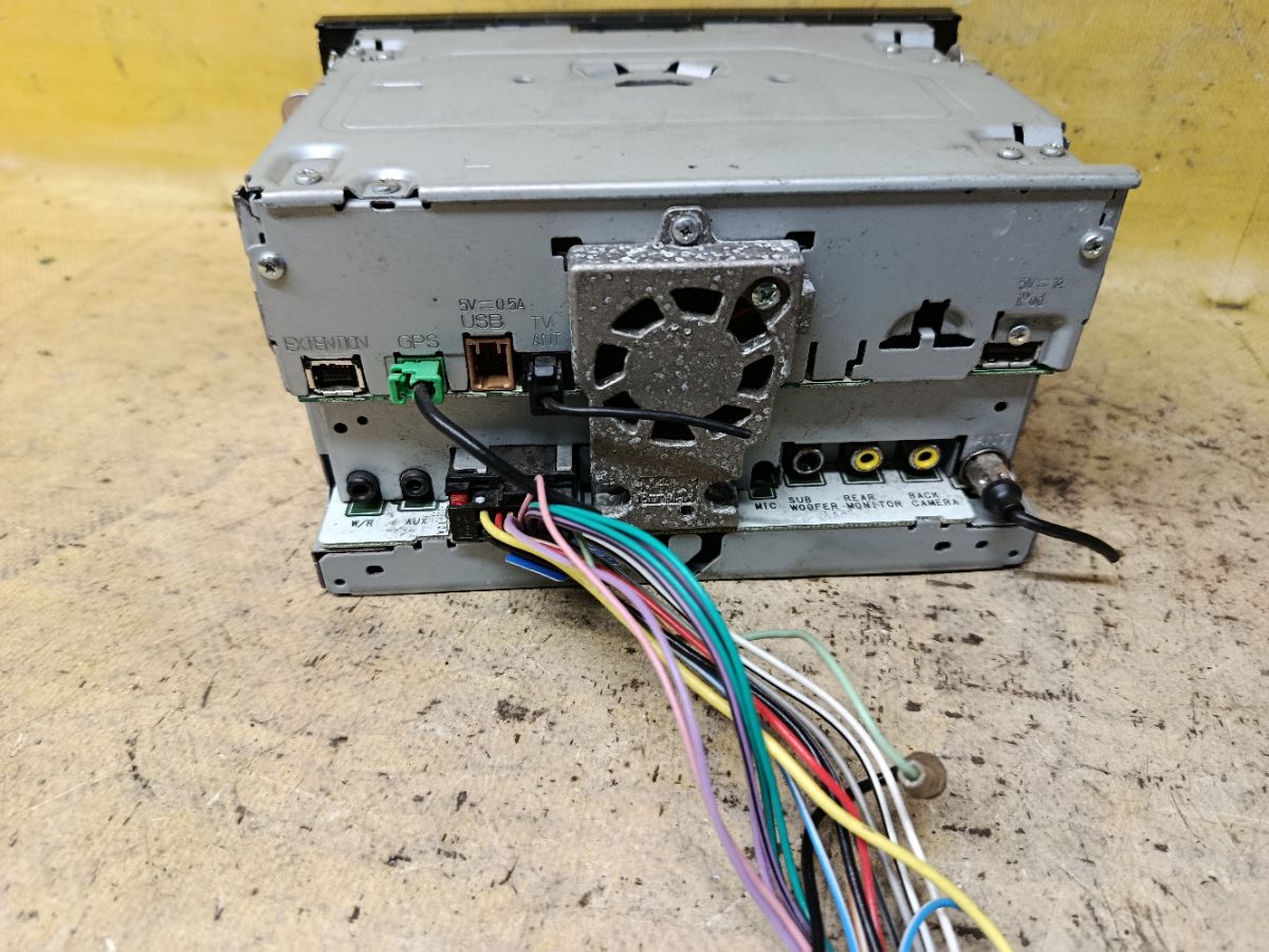 Автомагнитофон PIONEER AVIC-RW33 на Toyota Фото 3
