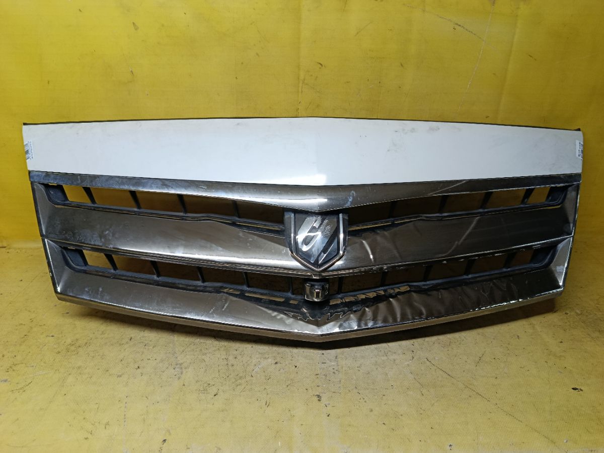Решетка радиатора 53101-58110, 86790-58080 на Toyota Alphard Hybrid ATH10W Фото 1