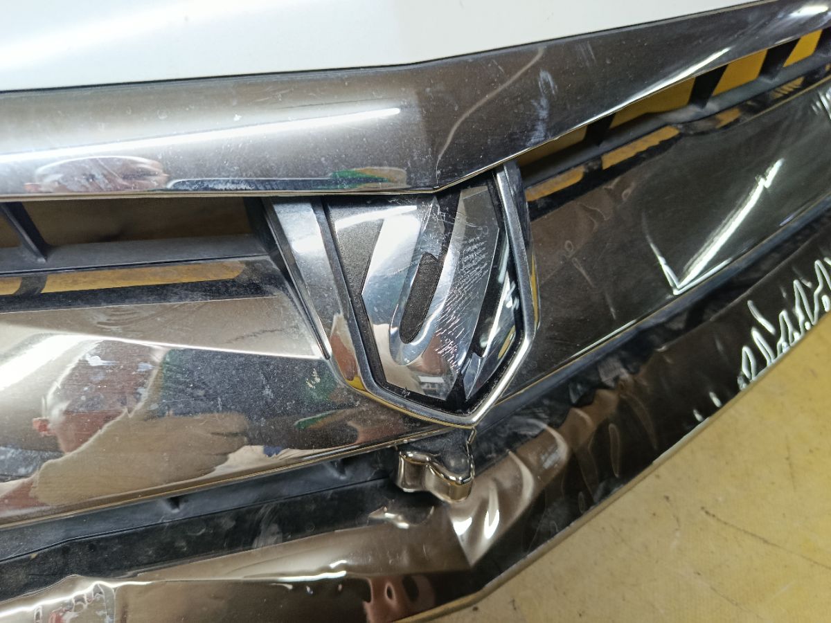 Решетка радиатора 53101-58110, 86790-58080 на Toyota Alphard Hybrid ATH10W Фото 3