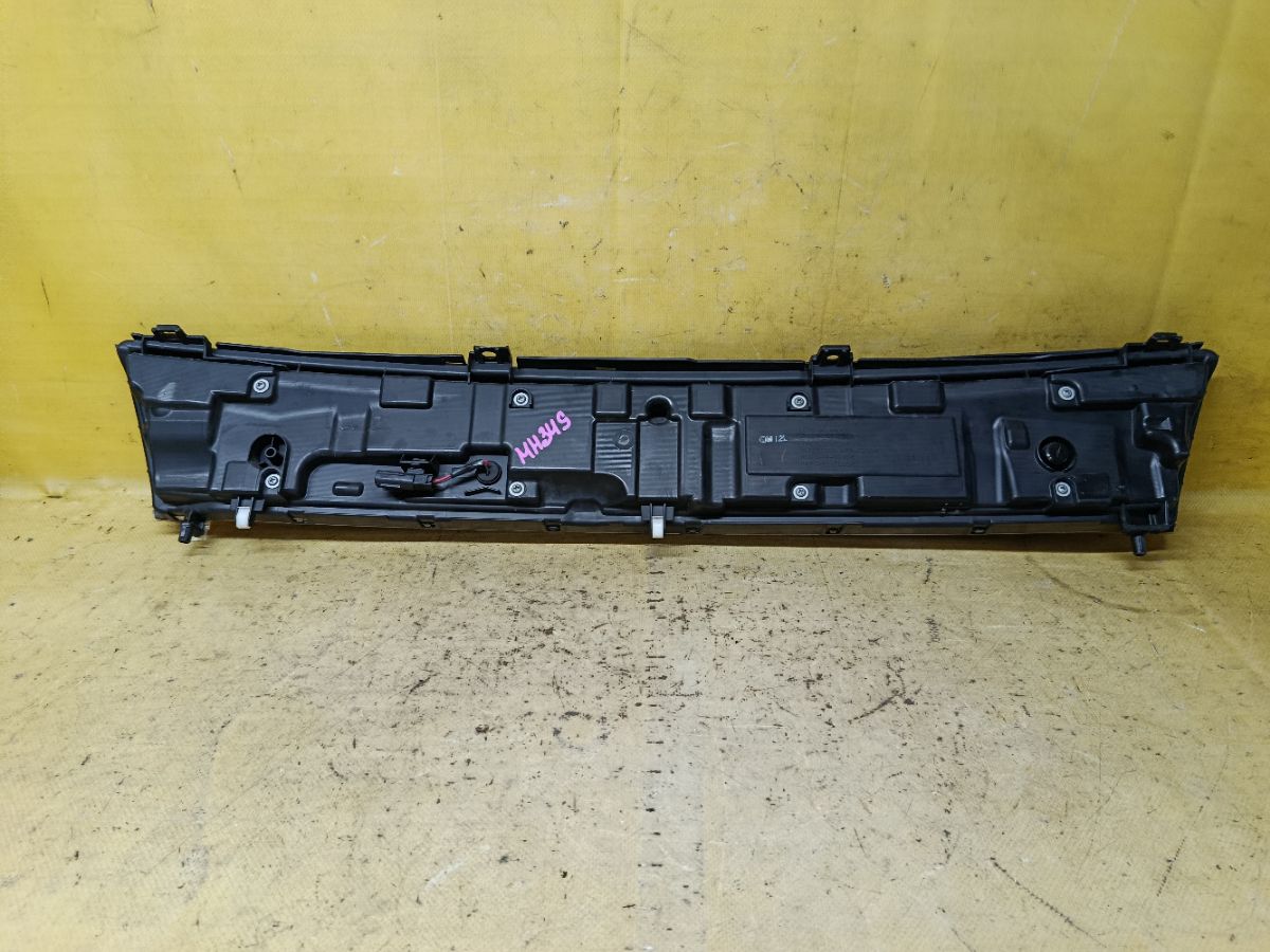 Решетка радиатора W1135 W1135 на Suzuki Wagon R MH34S Фото 2