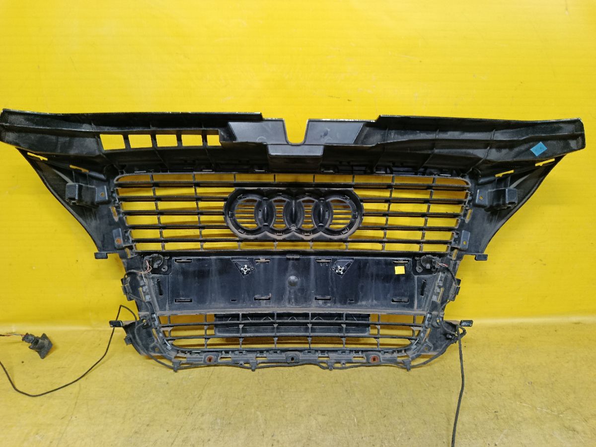 Решетка радиатора 8P0853651M на Audi A3 8P Фото 4