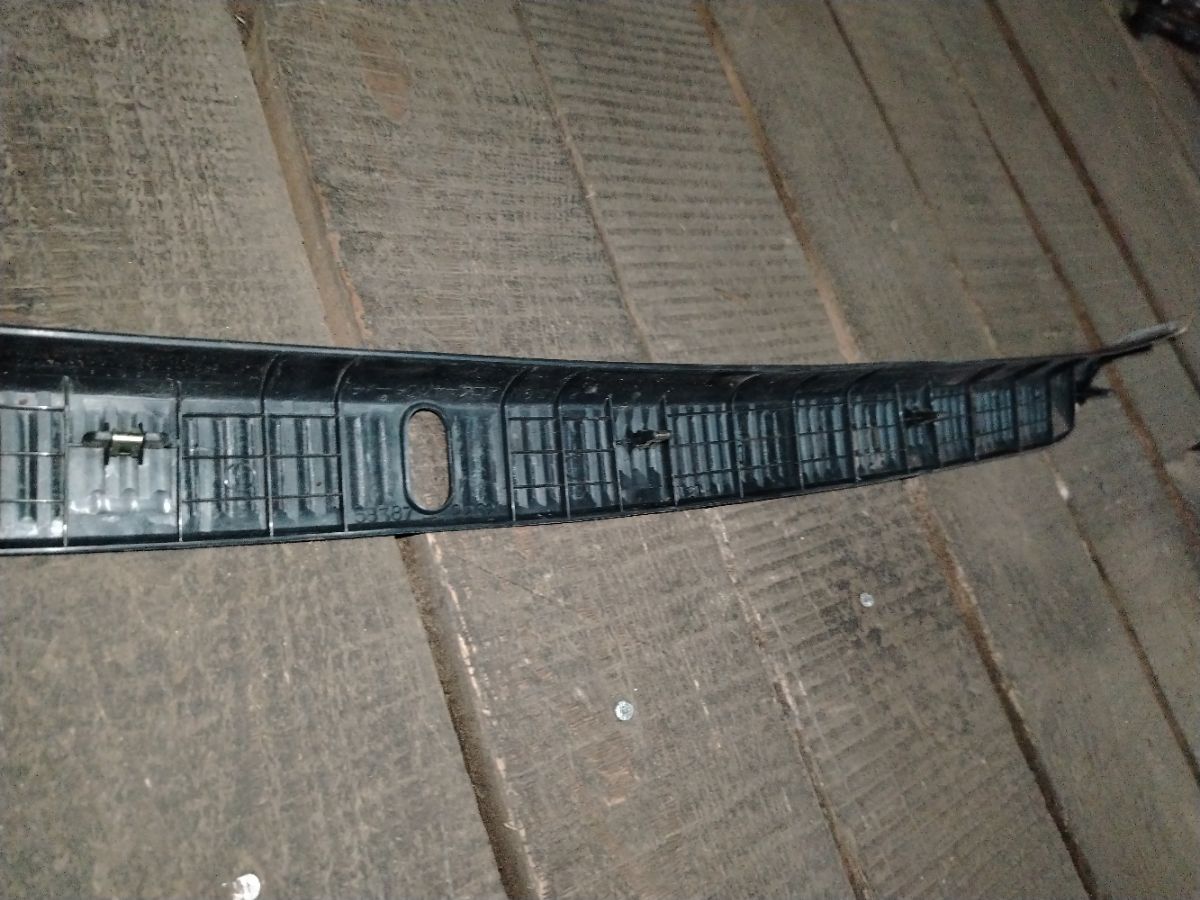 Обшивка багажника 58387-22020 на Toyota Mark Ii GX90 Фото 5