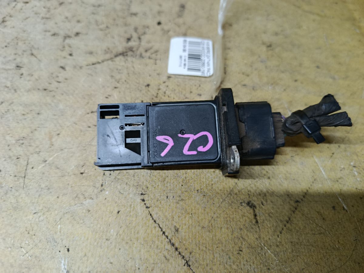 Датчик расхода воздуха 22680-1MB0A на Nissan Serena C26 MR20DD Фото 1