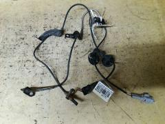 Датчик ABS на Daihatsu Wake LA700S KF-VE 89542-B2090  89543-B2030, Переднее расположение