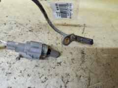 Датчик ABS на Nissan Elgrand ME51 VQ25DE Фото 2