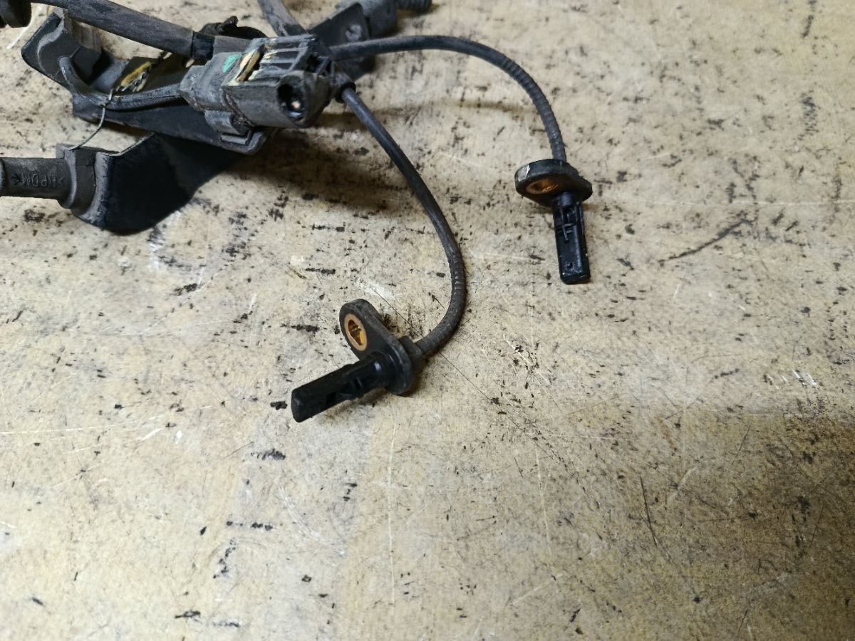 Датчик ABS на Honda Stepwgn RK1 R20A Фото 2
