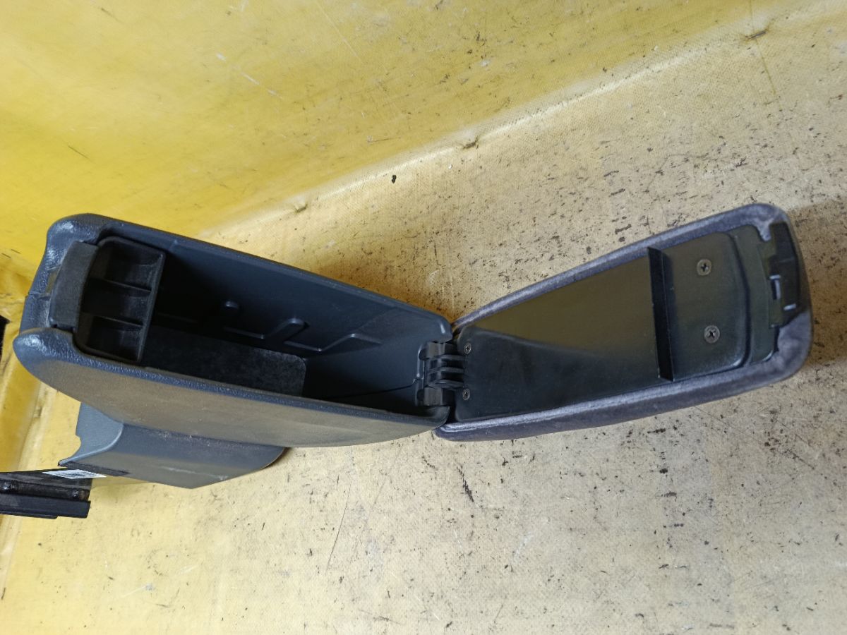 Подлокотник на Toyota Vitz SCP10 Фото 2