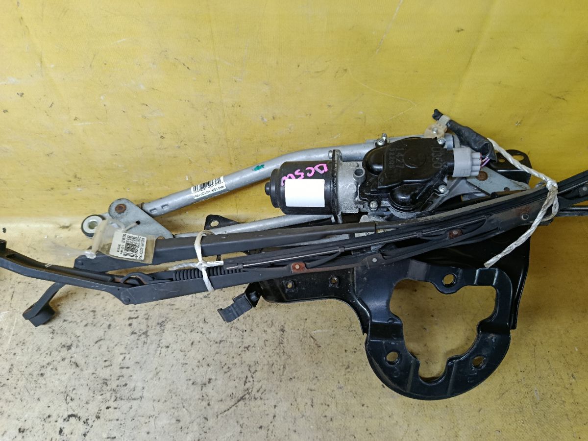 Мотор привода дворников на Mazda Verisa DC5W Фото 2