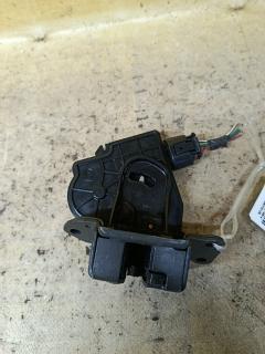 Замок двери на Toyota Alphard ANH20W Фото 2