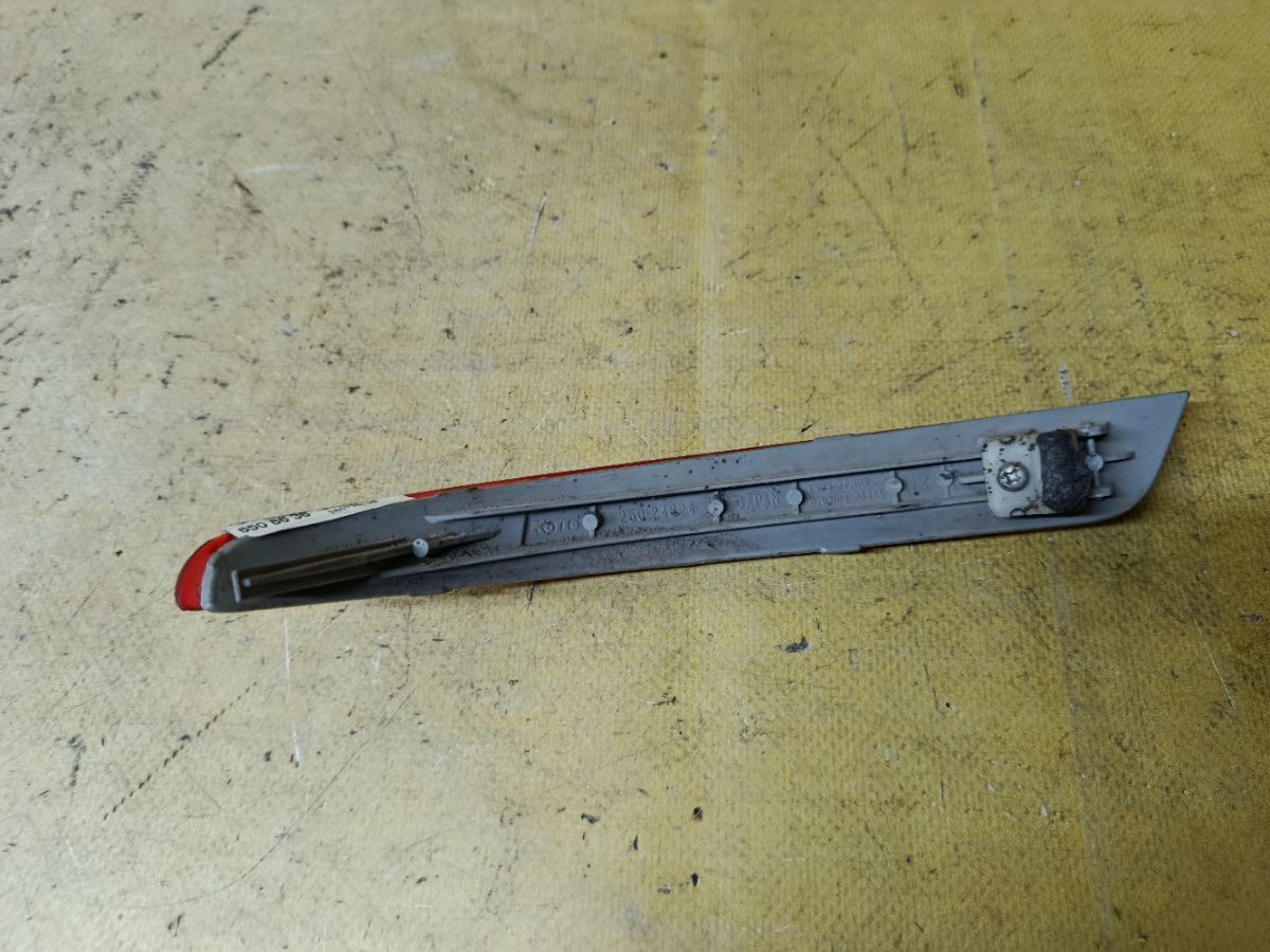 Катафот заднего бампера 33-15001 33-15001 на Nissan Wingroad WFY11 Фото 2