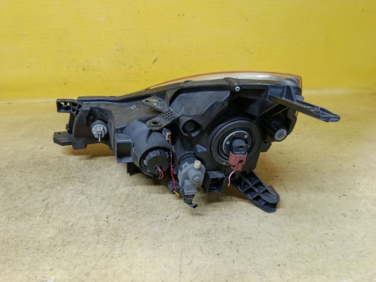 Фара 1777 1777 на Nissan Wingroad Y12 Фото 4