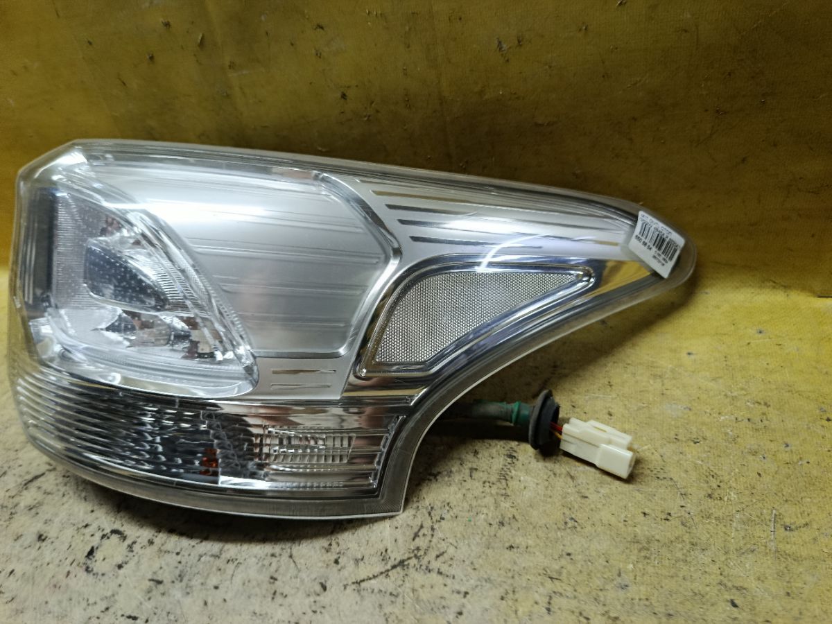 Стоп 4B45X 4B45X,8330A790 на Mitsubishi Outlander GG2W Фото 2