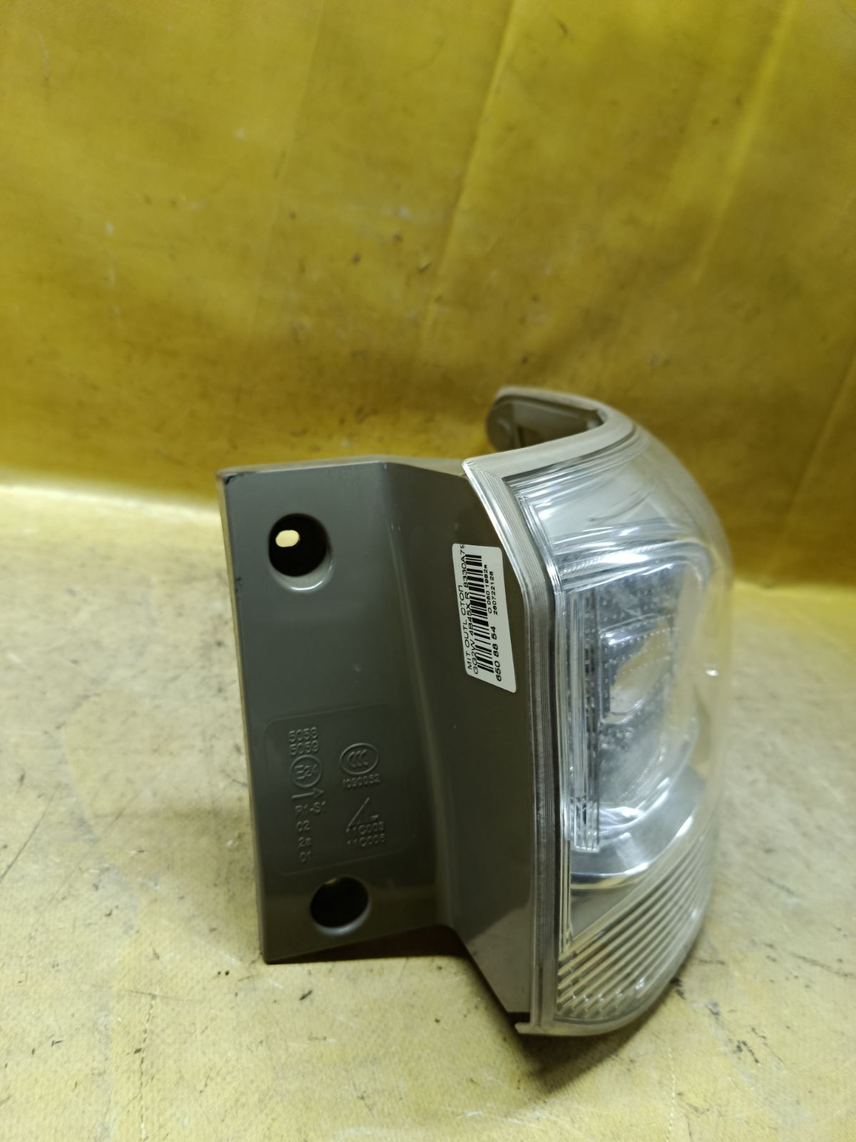 Стоп 4B45X 4B45X,8330A790 на Mitsubishi Outlander GG2W Фото 3