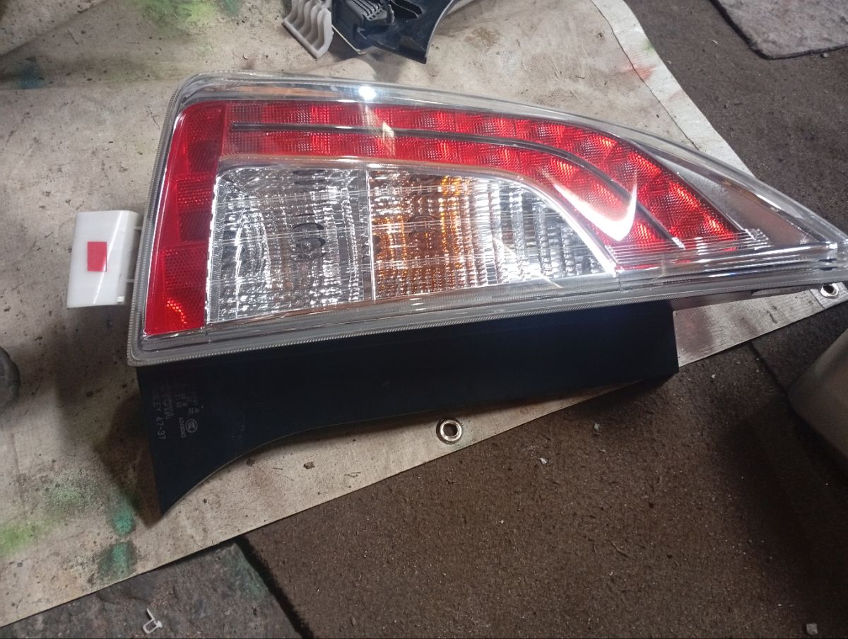 Стоп 47-37 47-37,212-19T8L-LD-AE на Toyota Prius ZVW30 Фото 5