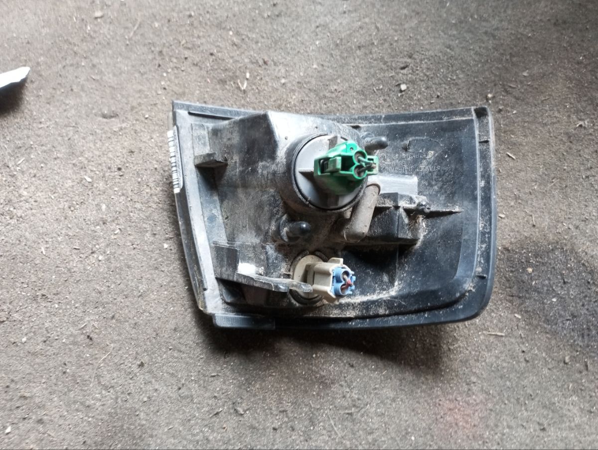 Поворотник к фаре 041-4131 041-4131 на Mazda Demio DW3W Фото 4