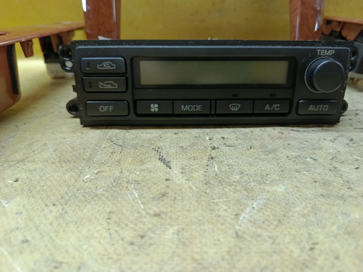 Блок управления климатконтроля 68260-WF100, 28525-WF910 на Nissan Liberty RM12 QR20DE Фото 3
