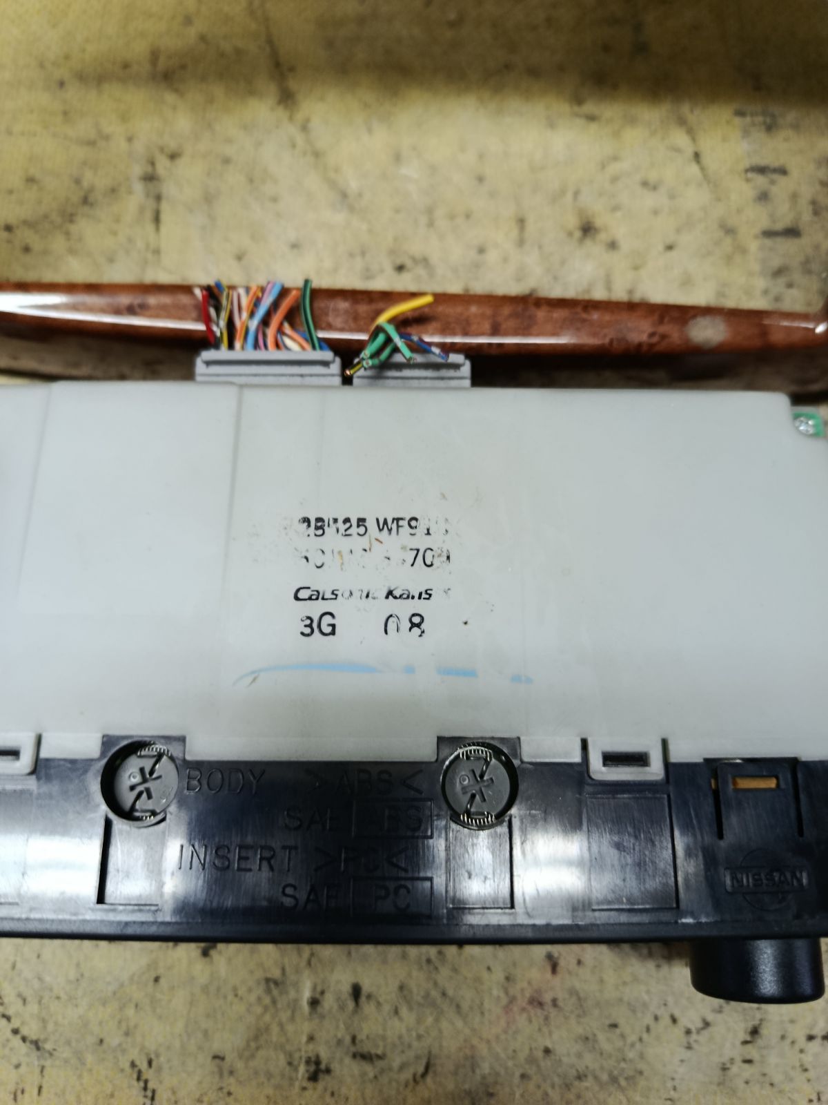 Блок управления климатконтроля 68260-WF100, 28525-WF910 на Nissan Liberty RM12 QR20DE Фото 6