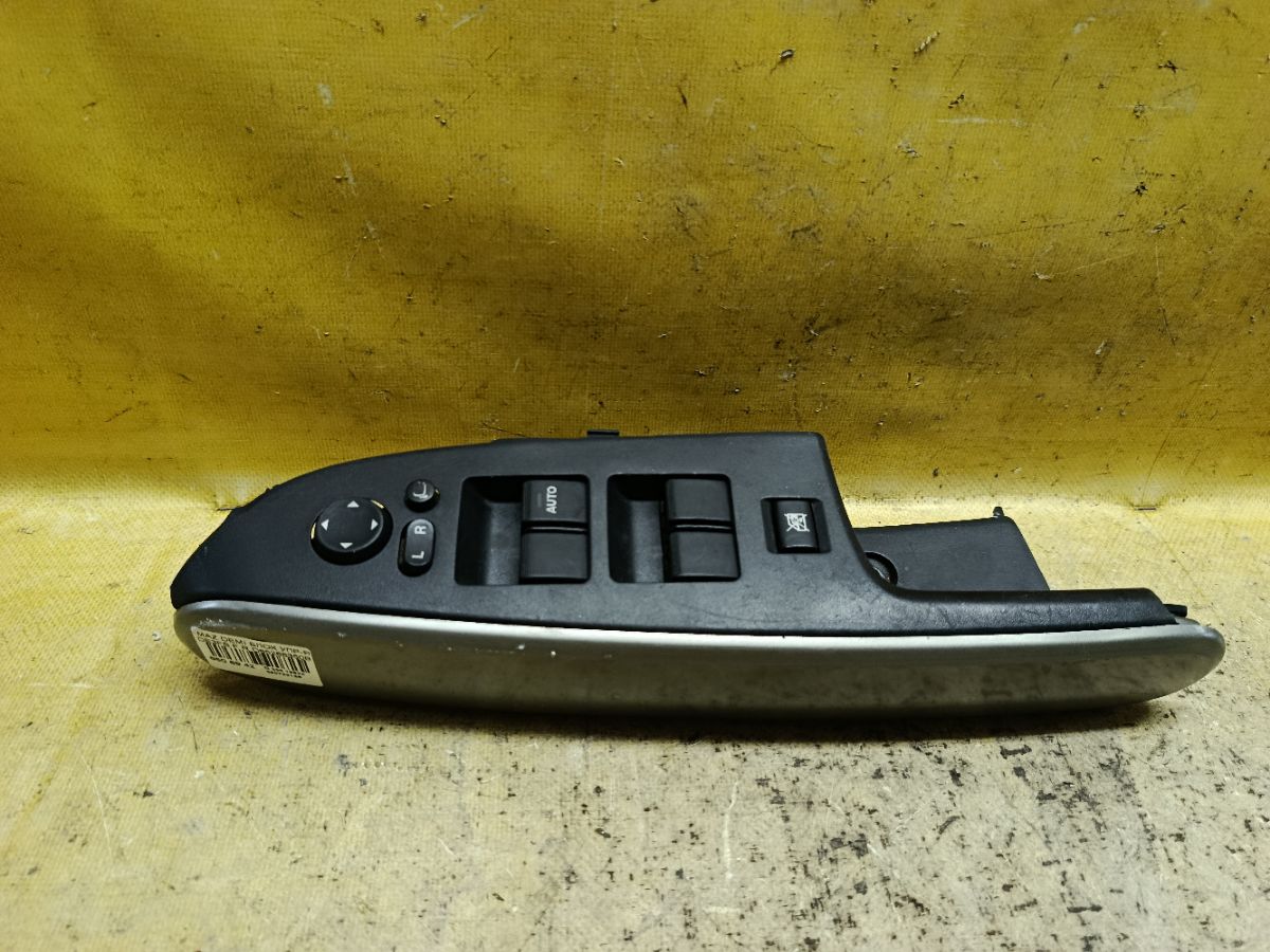 Блок упр-я стеклоподъемниками D65266350B на Mazda Demio DE3FS Фото 1