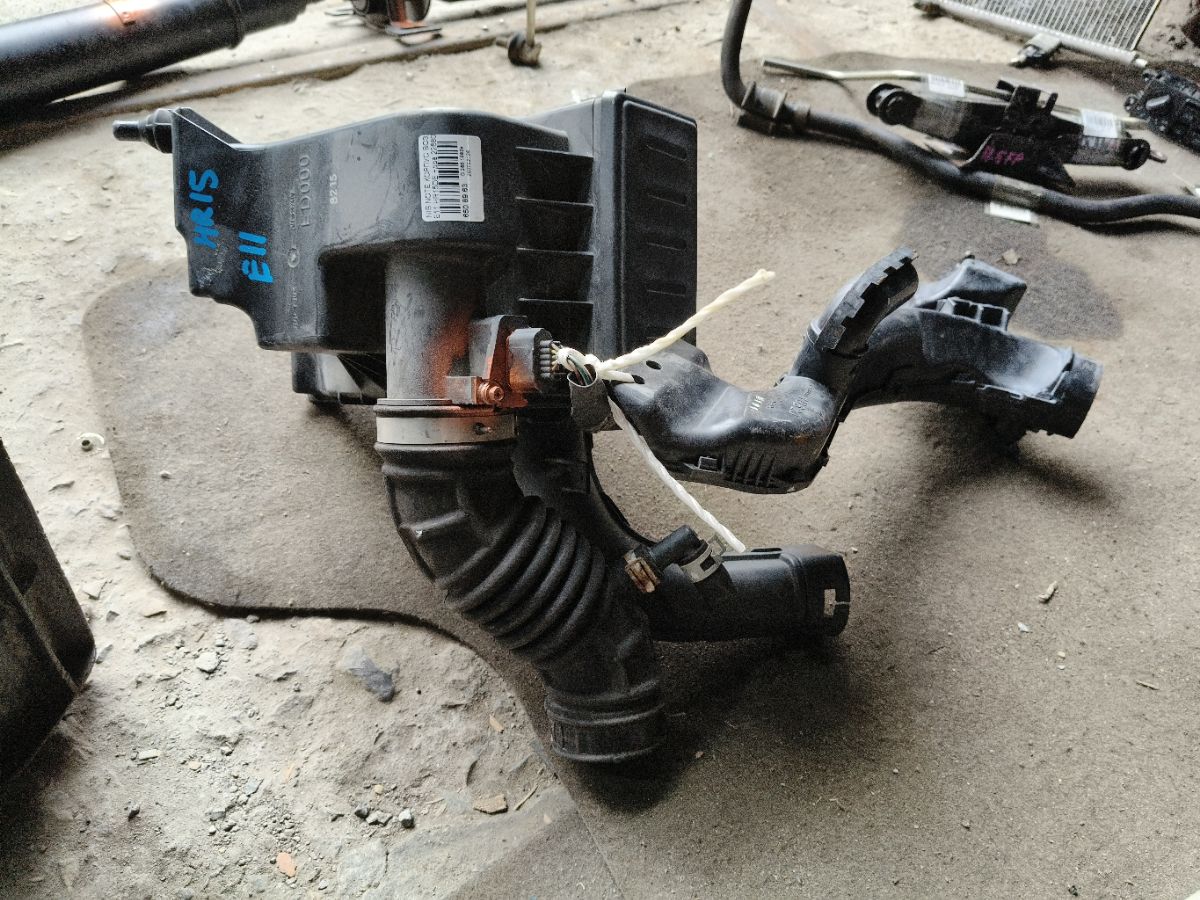 Корпус воздушного фильтра 16528ED000 на Nissan Note E11 HR15DE Фото 4